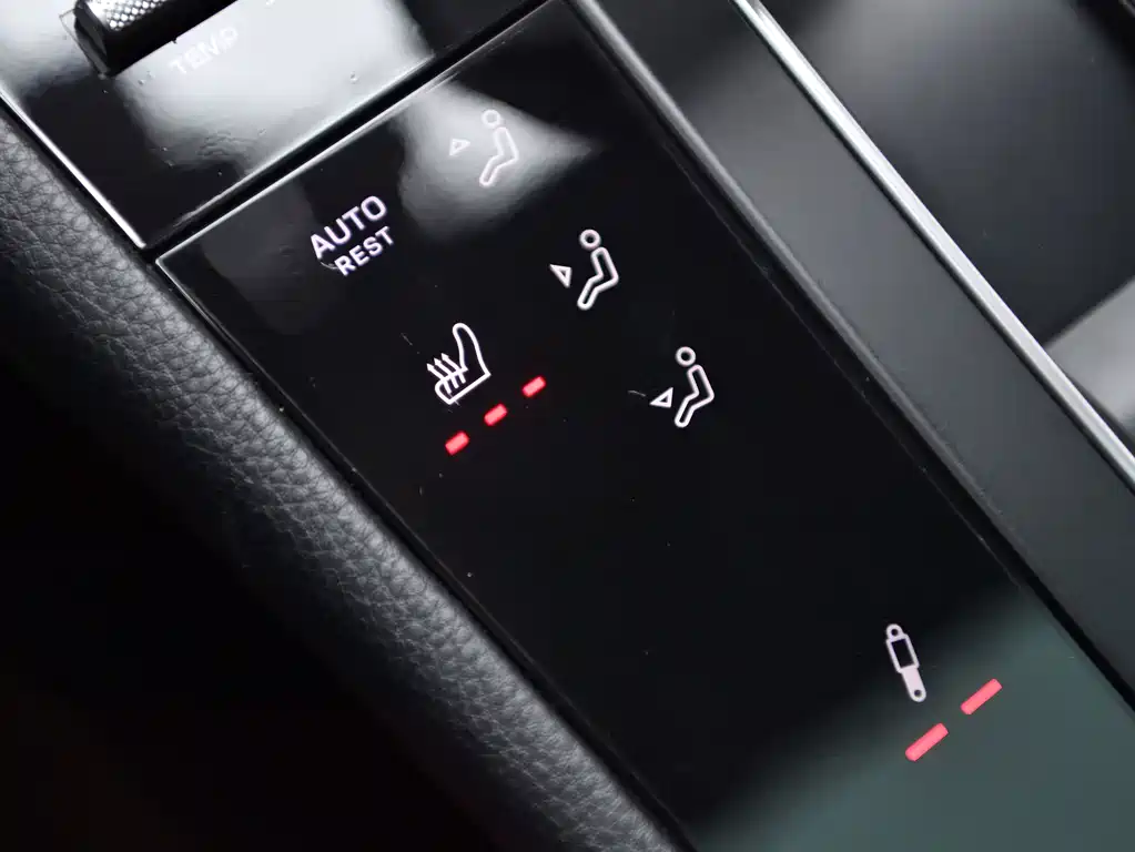 Porsche Macan 2023 — фото 14