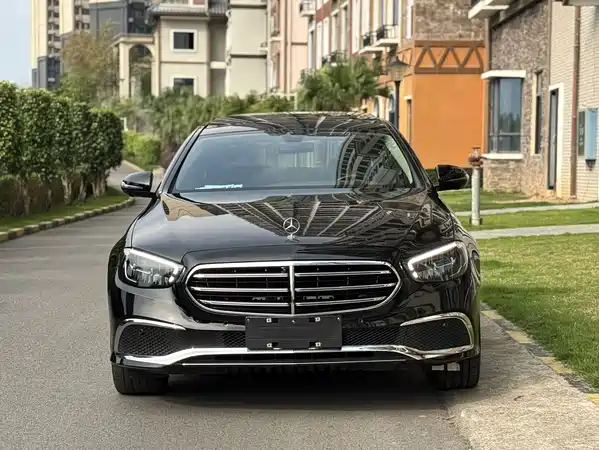 Mercedes-Benz E-Class 2022
