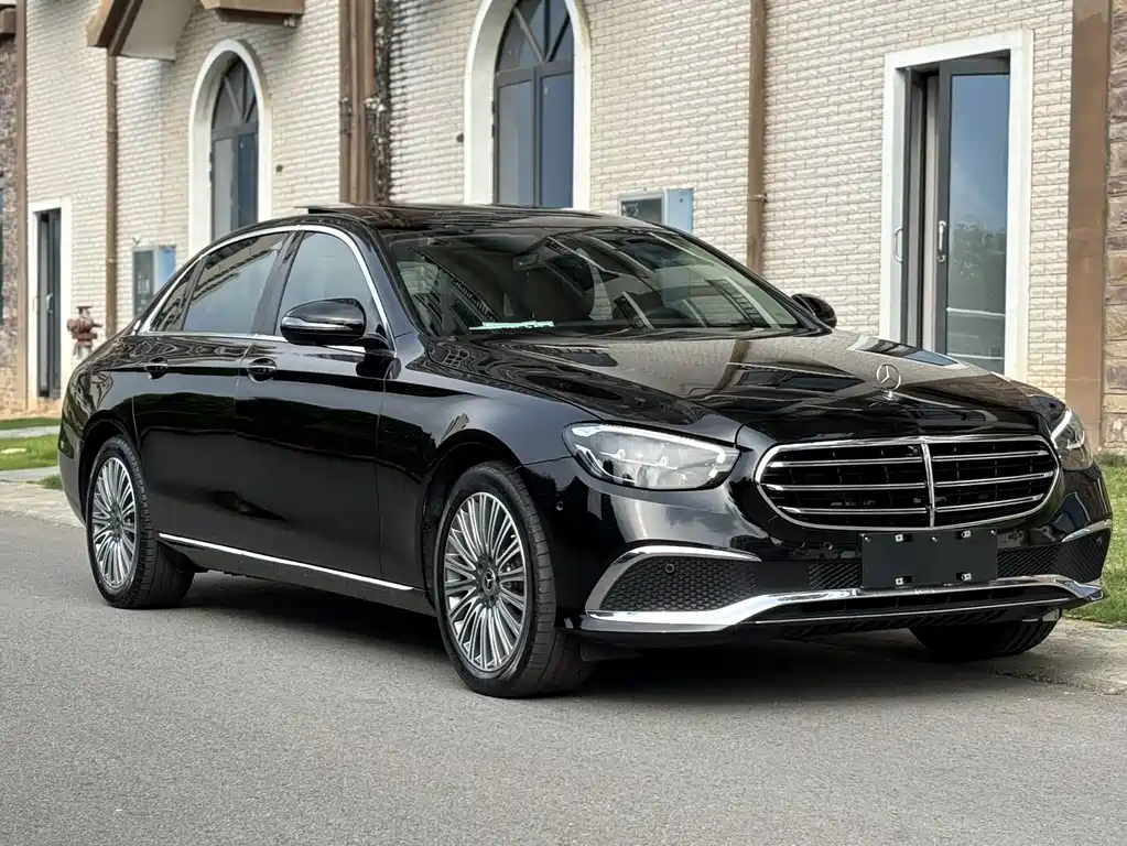 Mercedes-Benz E-Class 2022 — фото 3