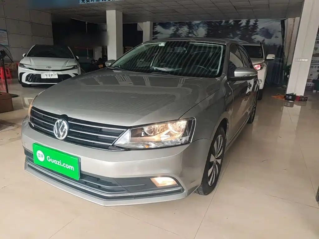 Volkswagen Sagitar 2018