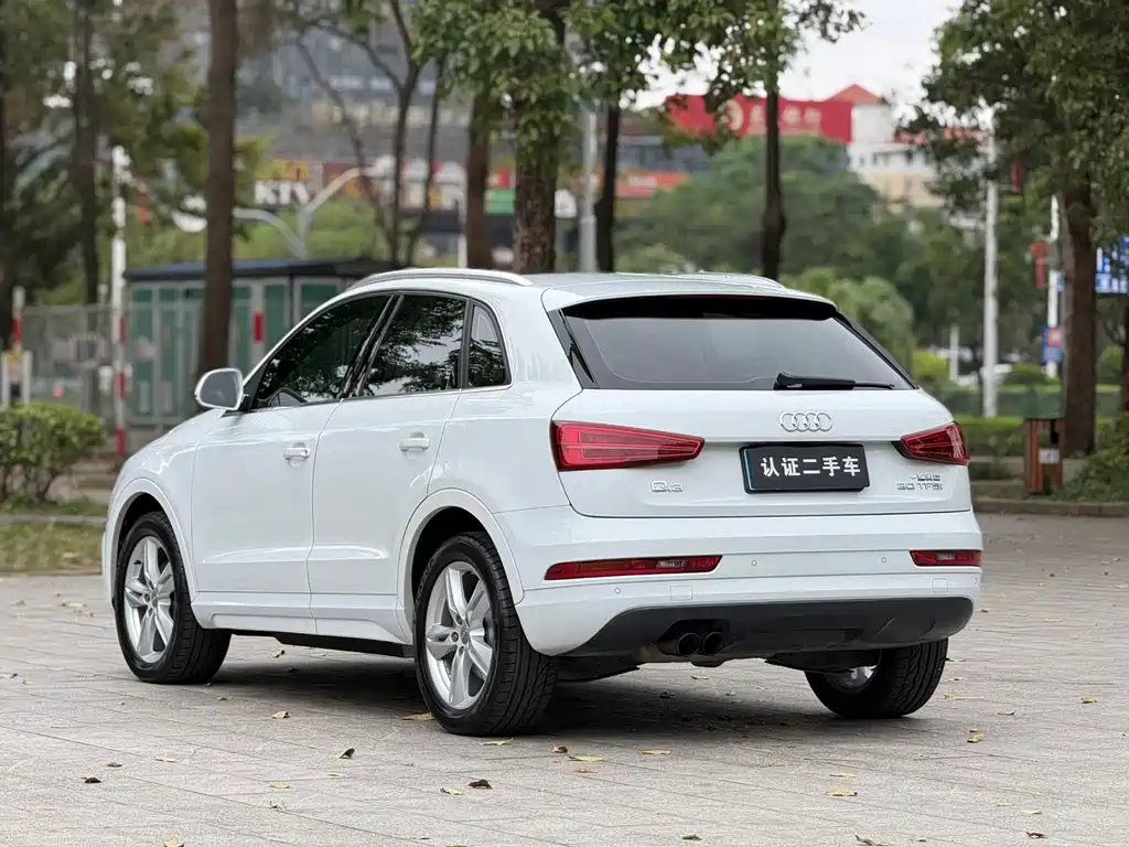 Audi Q3 2016 — фото 17