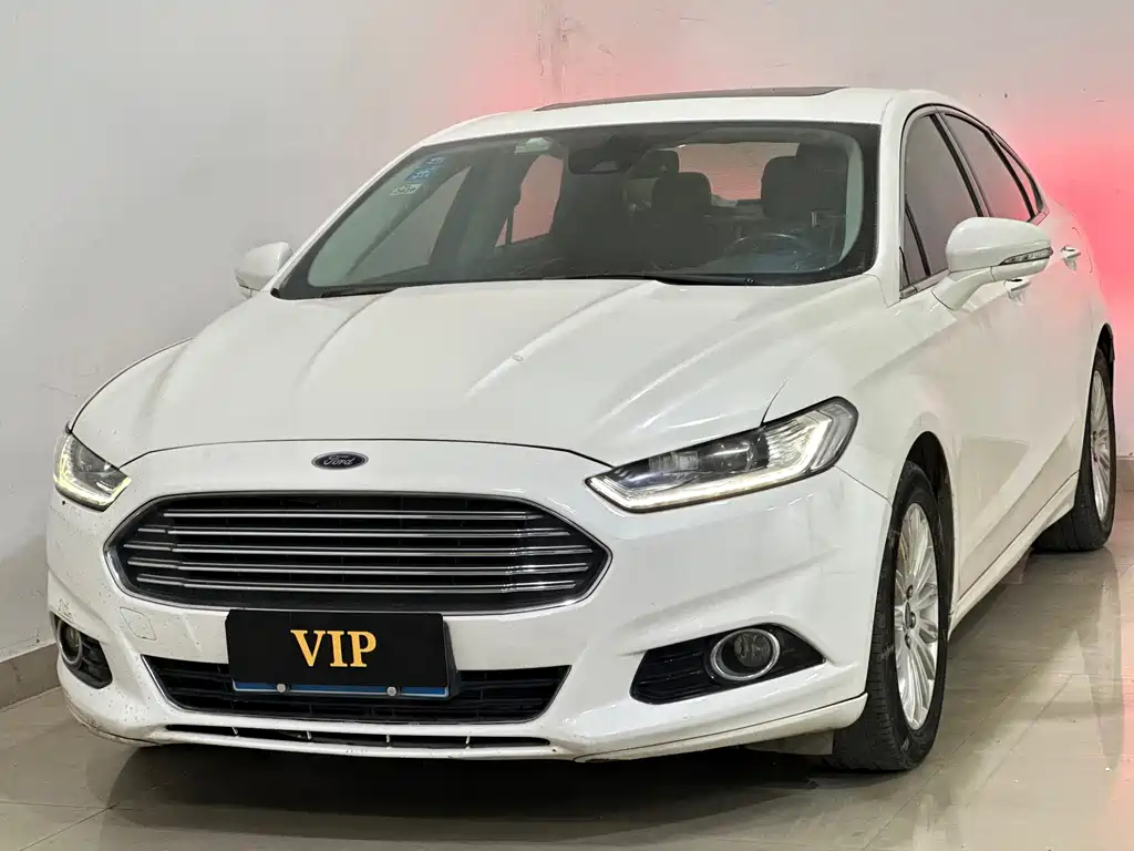 Ford Mondeo 2014 — фото 1