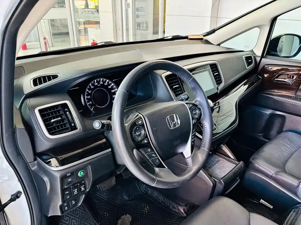 Honda Odyssey 2019 — фото 9
