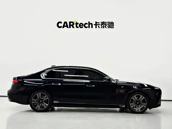 BMW i7 2023