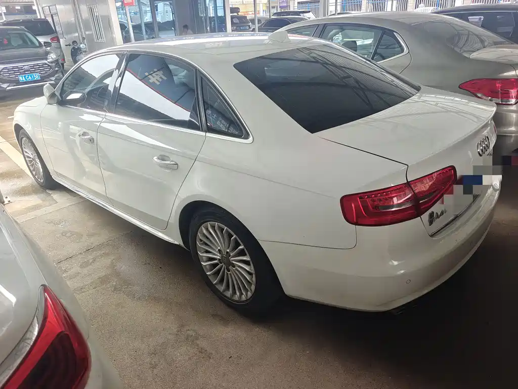 Audi A4L 2016