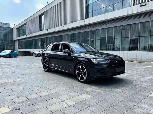 Audi Q7 2021
