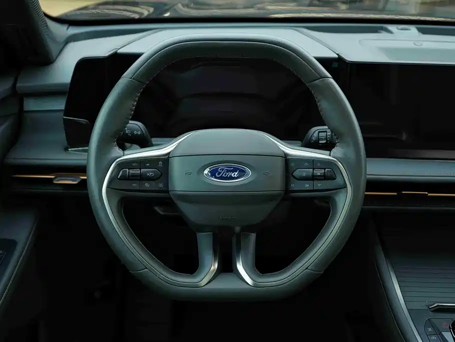 Ford Edge 2023 — фото 18