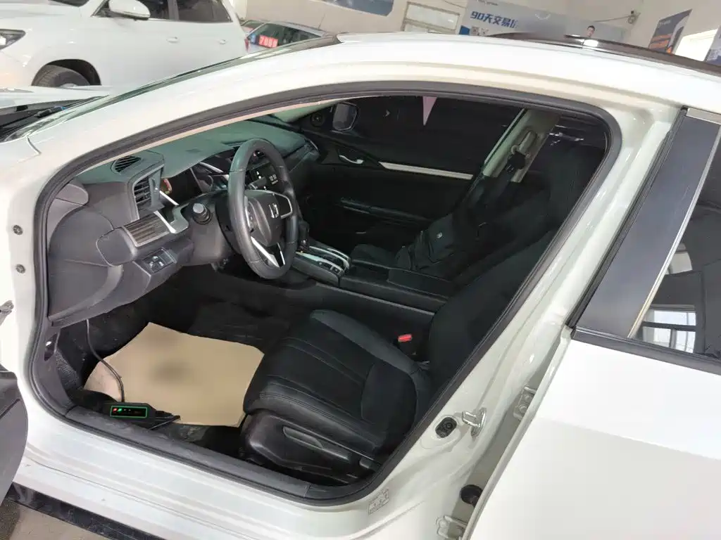 Honda Civic 2020 — фото 15