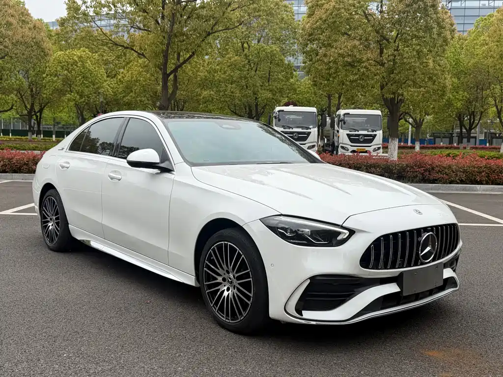 Mercedes-Benz C-Class 2023 — фото 3