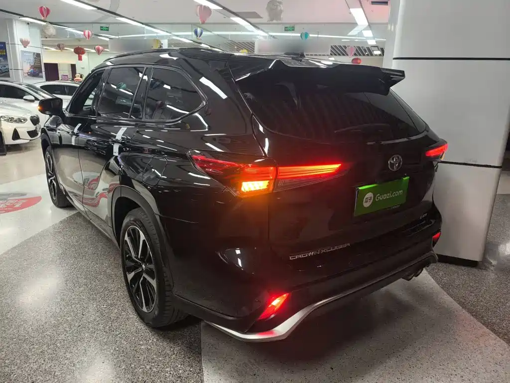 Toyota Crown Kluger 2021