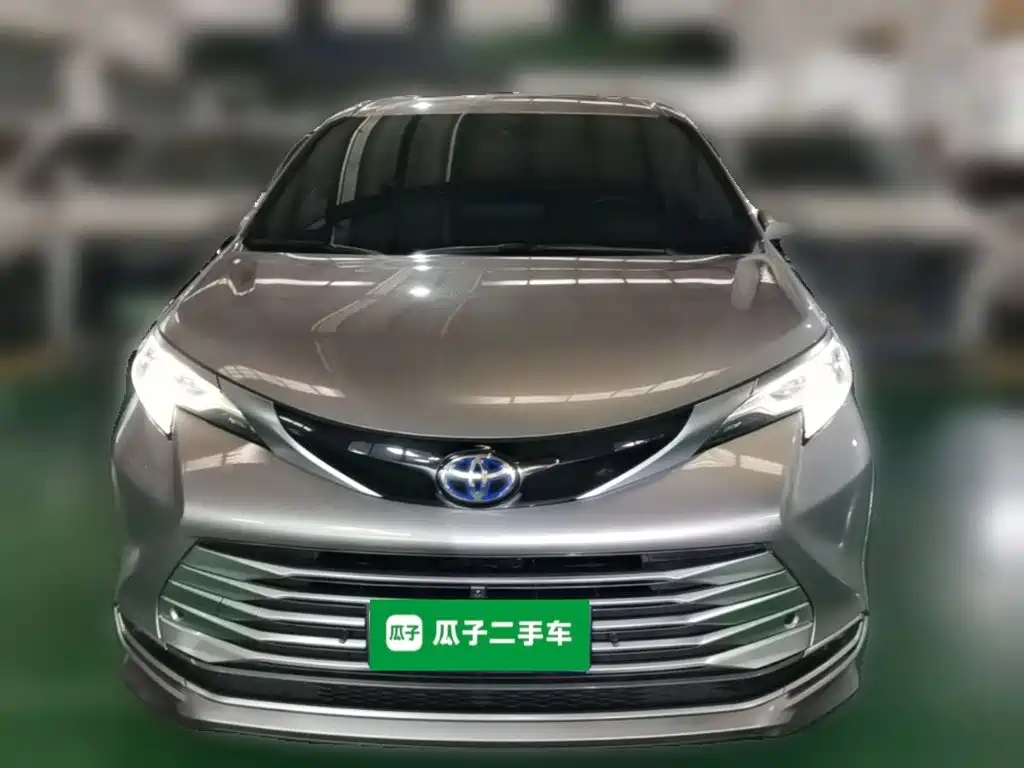 Toyota Sienna 2022 — фото 5