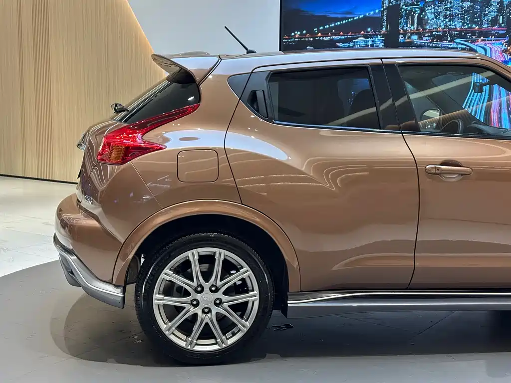 Infiniti ESQ 2015 — фото 5