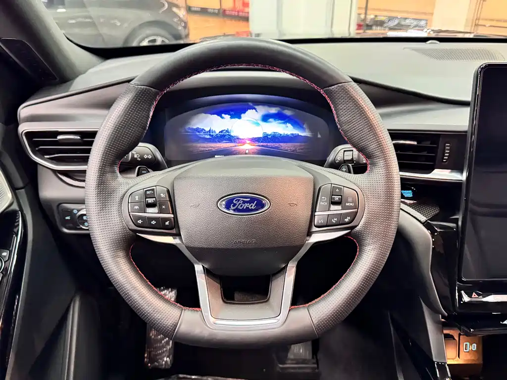 Ford Explorer 2022 — фото 9