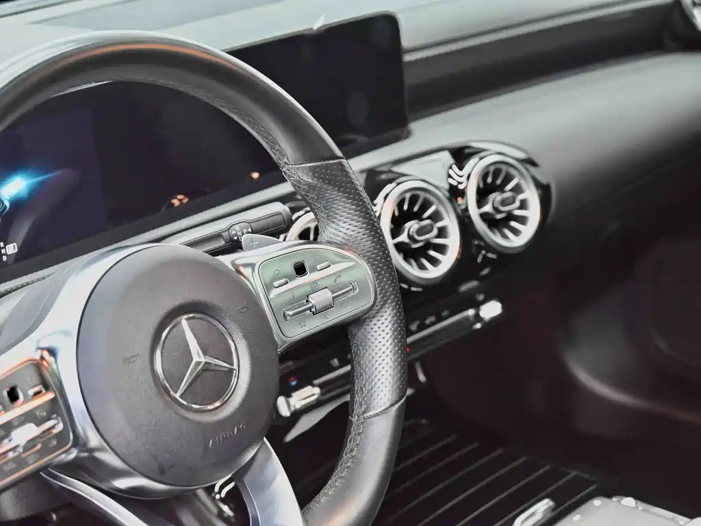Mercedes-Benz A-Class 2022 — фото 21