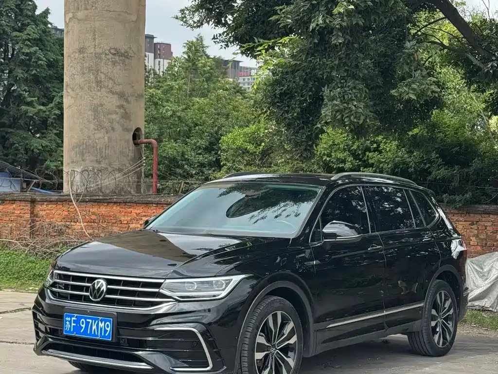 Volkswagen Tiguan L 2021 — фото 1