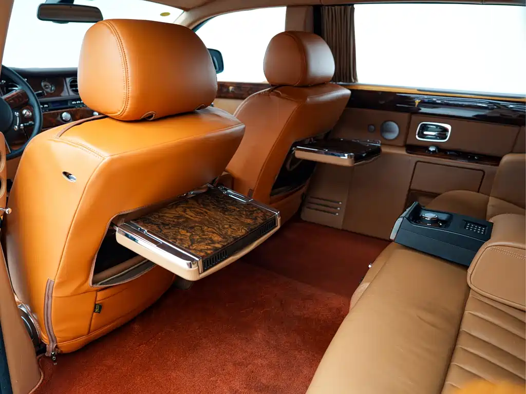 Rolls-Royce Phantom 2010 — фото 11