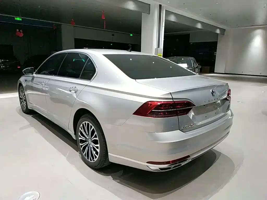 Volkswagen Phideon 2019 — фото 23