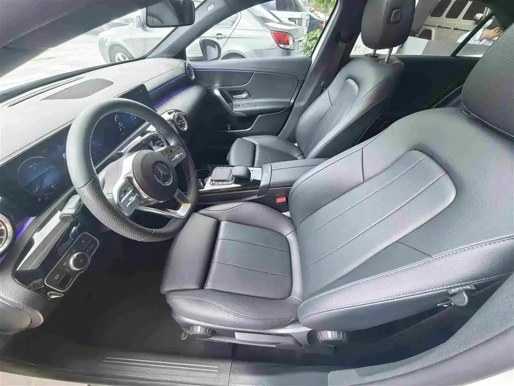 Mercedes-Benz A-Class 2022 — фото 13