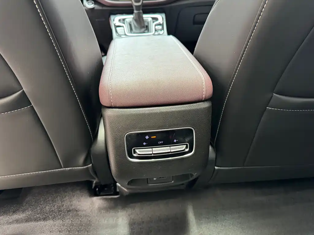 GAC Motor Trumpchi M6 2022 — фото 11