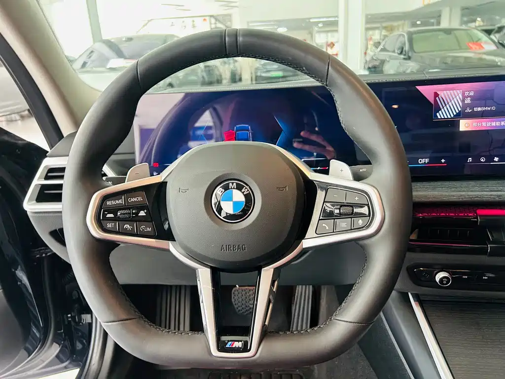 BMW 3 Series 2025 — фото 13