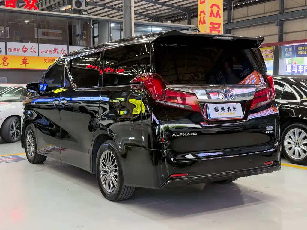 Toyota Alphard 2021 — фото 4