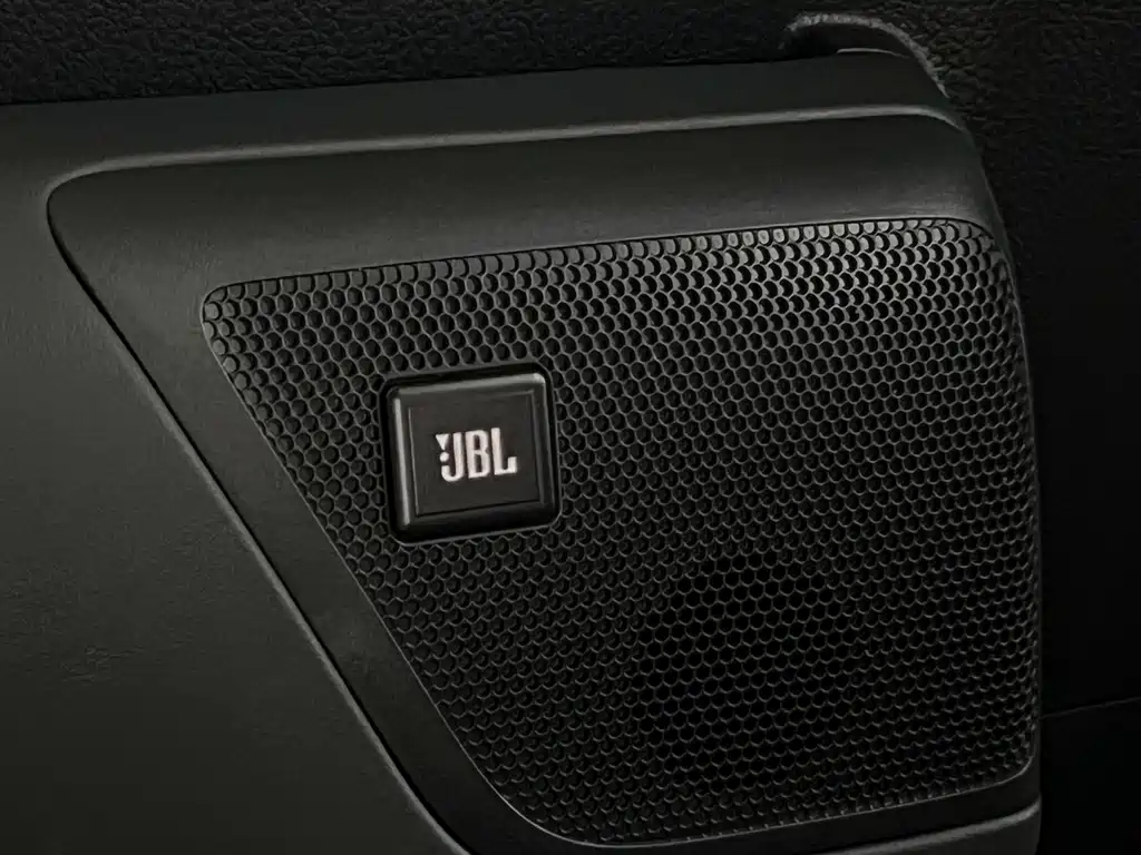 Toyota Alphard 2021 — фото 16