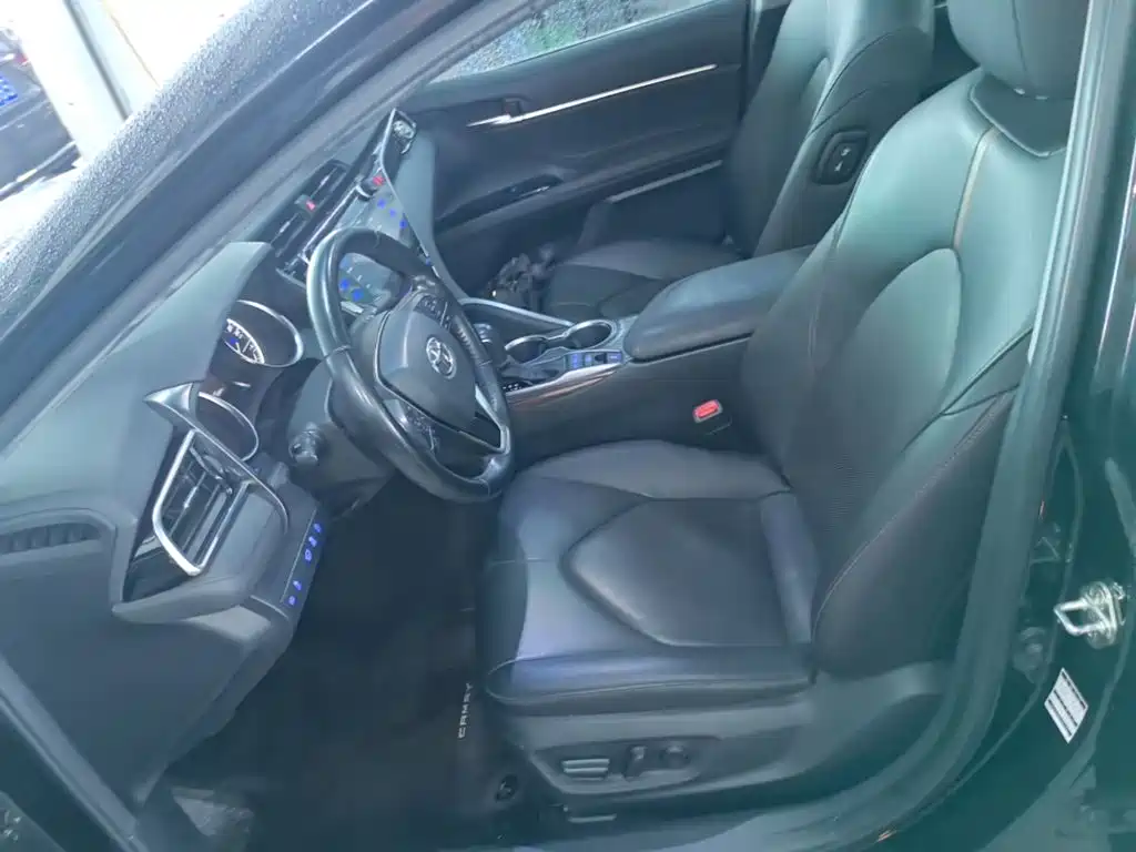 Toyota Camry 2019 — фото 15