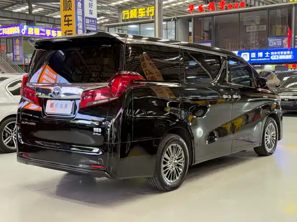 Toyota Alphard 2021
