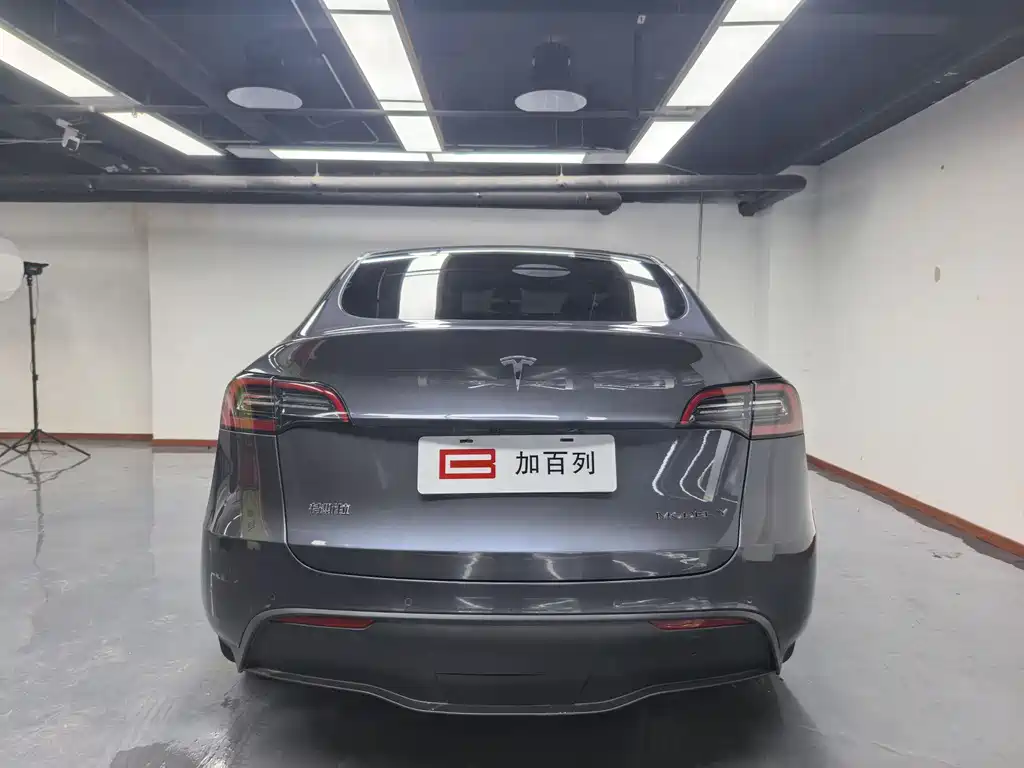 Tesla Model Y 2023 — фото 11