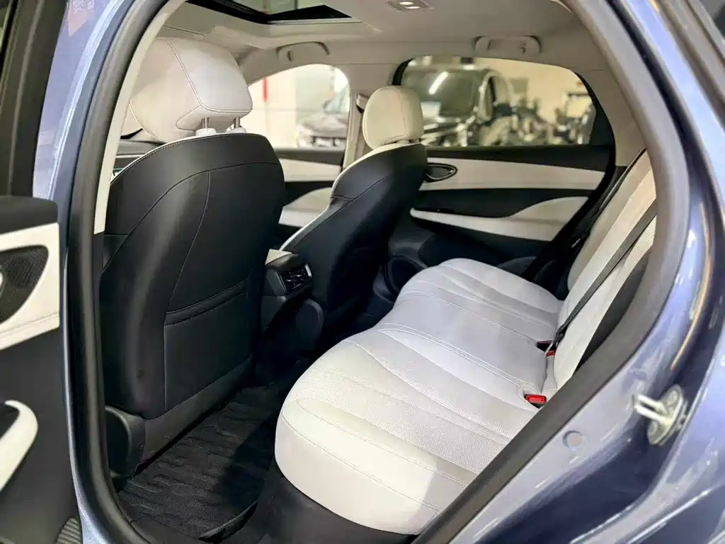 BYD Seal 05 DM-i 2025 — фото 4