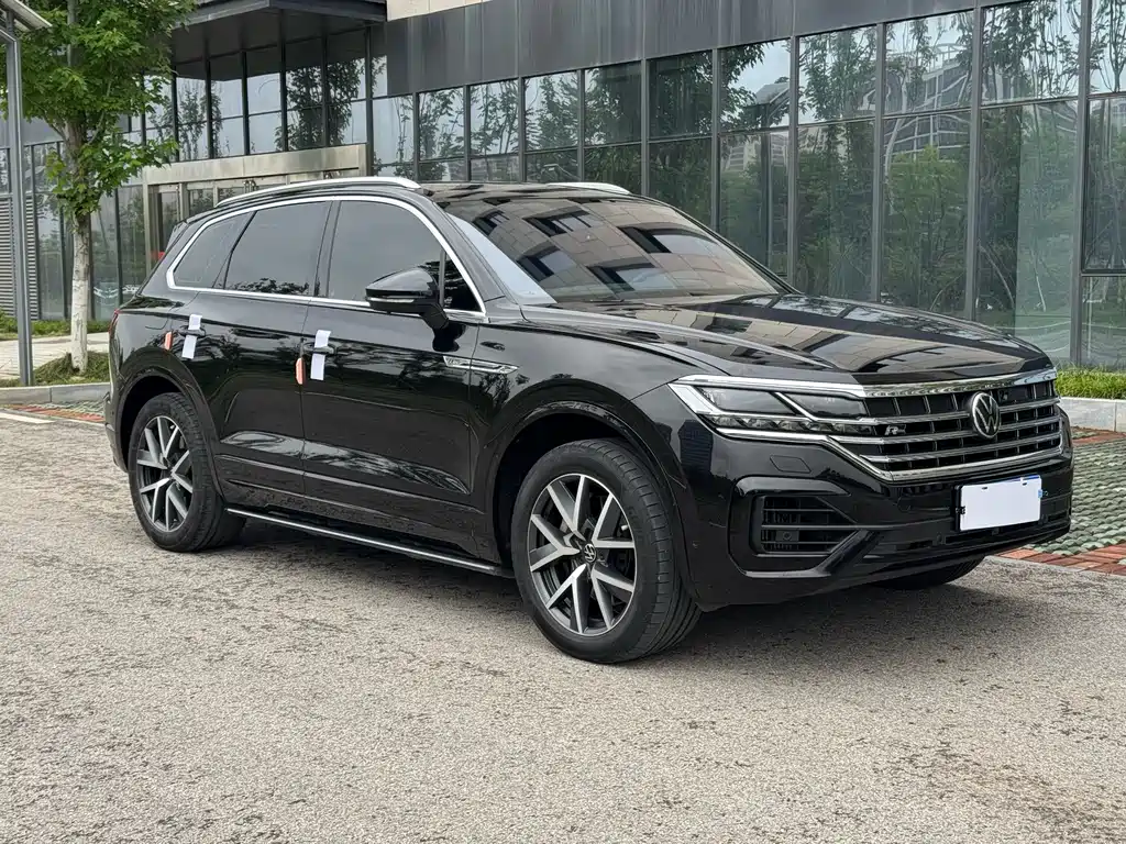 Volkswagen Touareg 2021 — фото 24