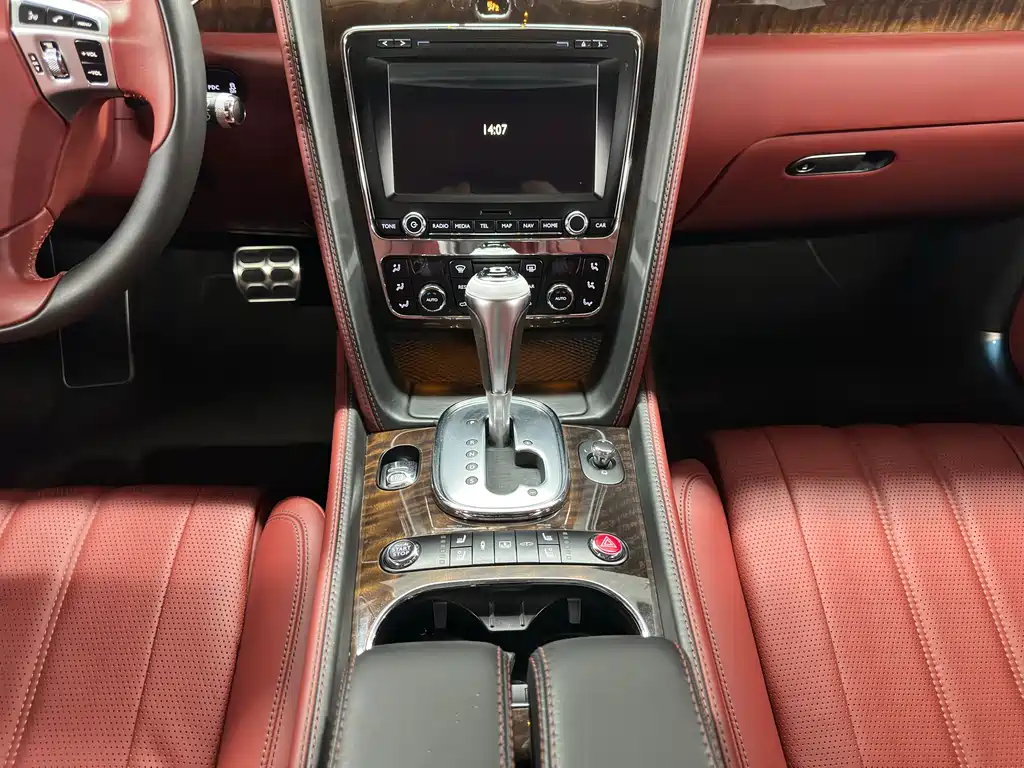 Bentley Flying Spur 2014 — фото 16