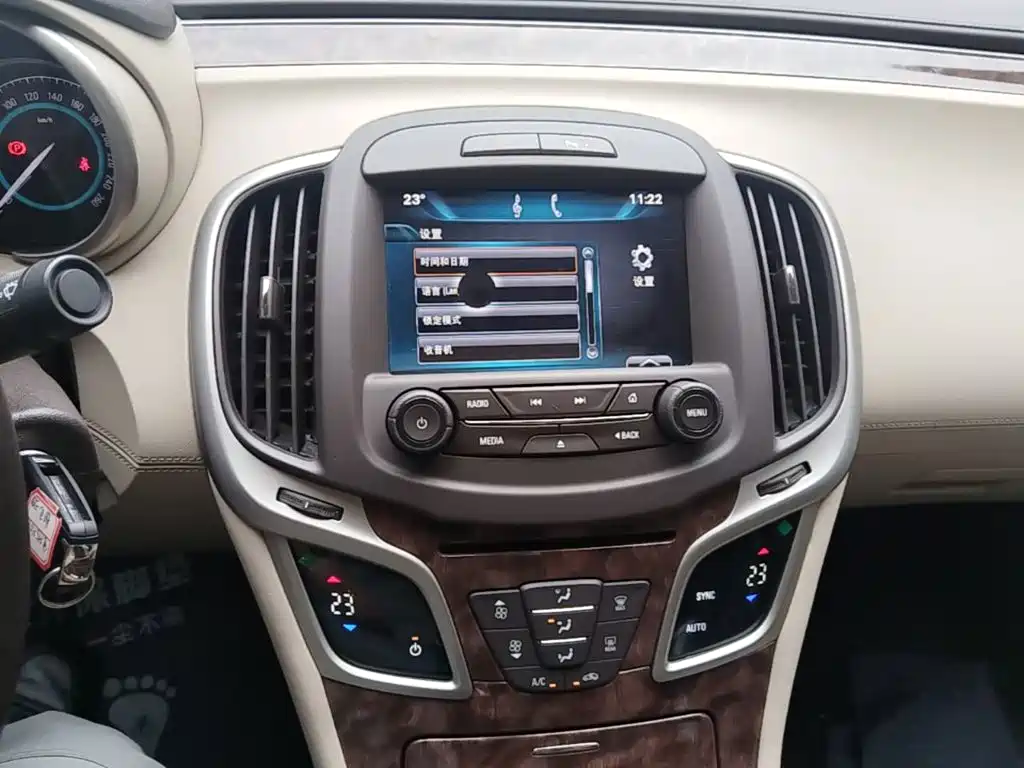 Buick LaCrosse 2014 — фото 13
