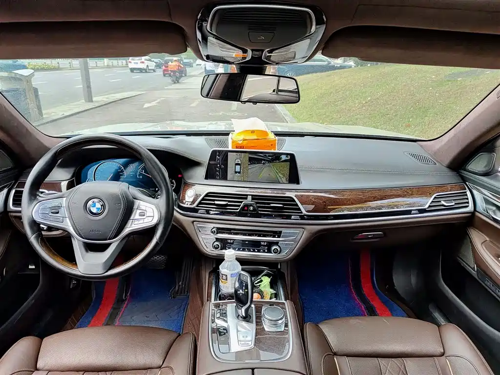 BMW 7 Series 2016 — фото 10