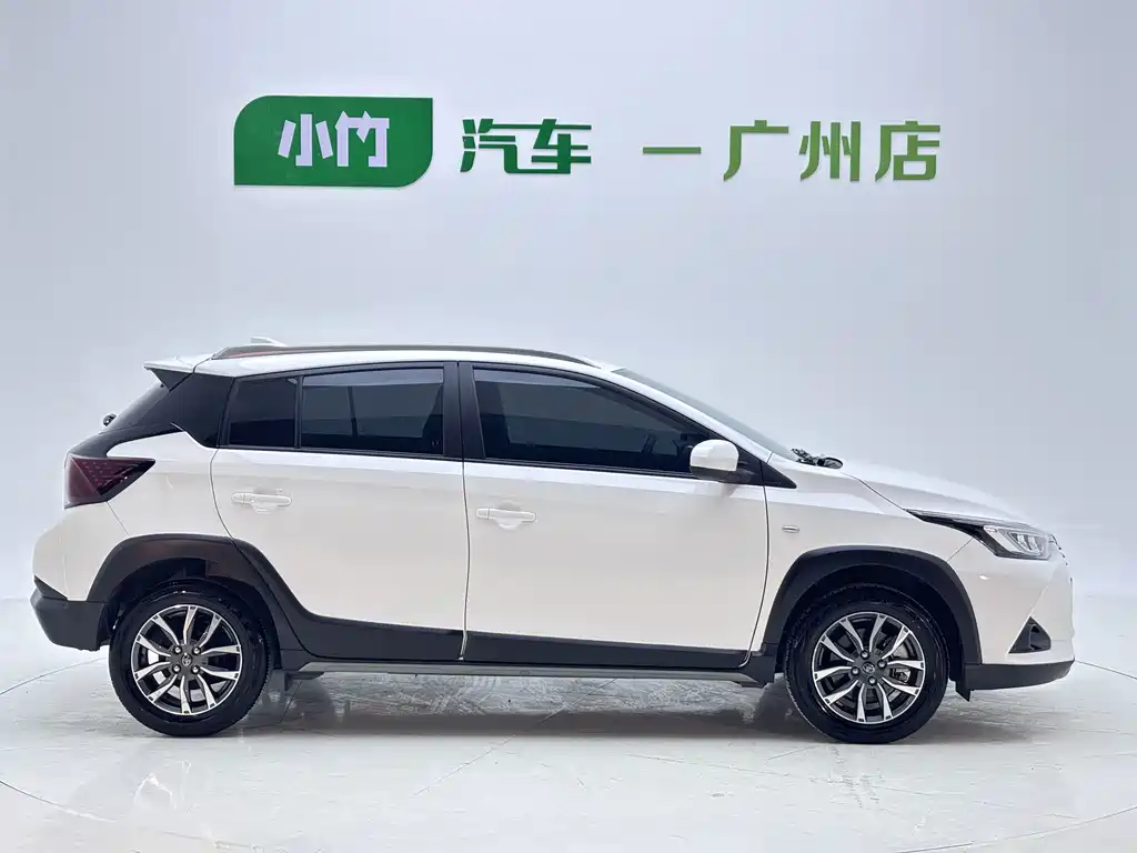 Toyota Yaris L 2023 — фото 8