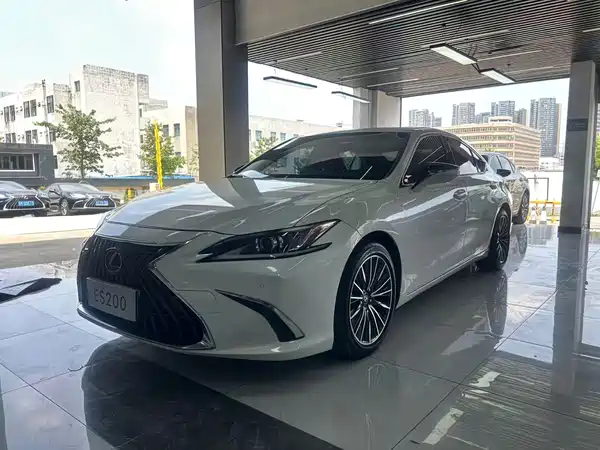 Lexus ES 2023