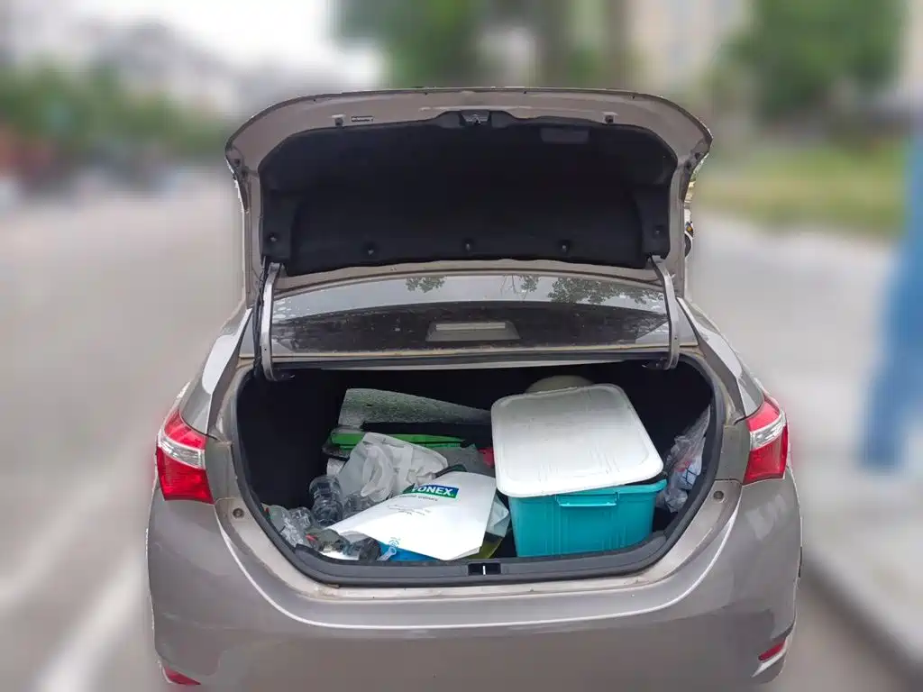 Toyota Corolla 2015 — фото 10