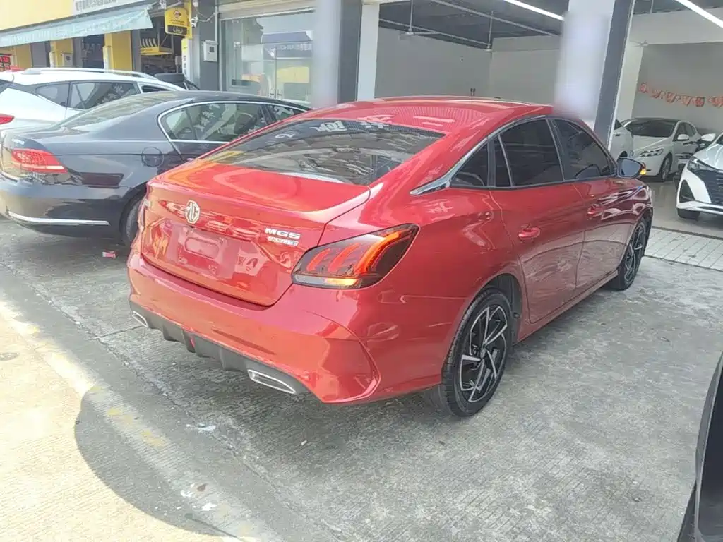 MG MG5 2021