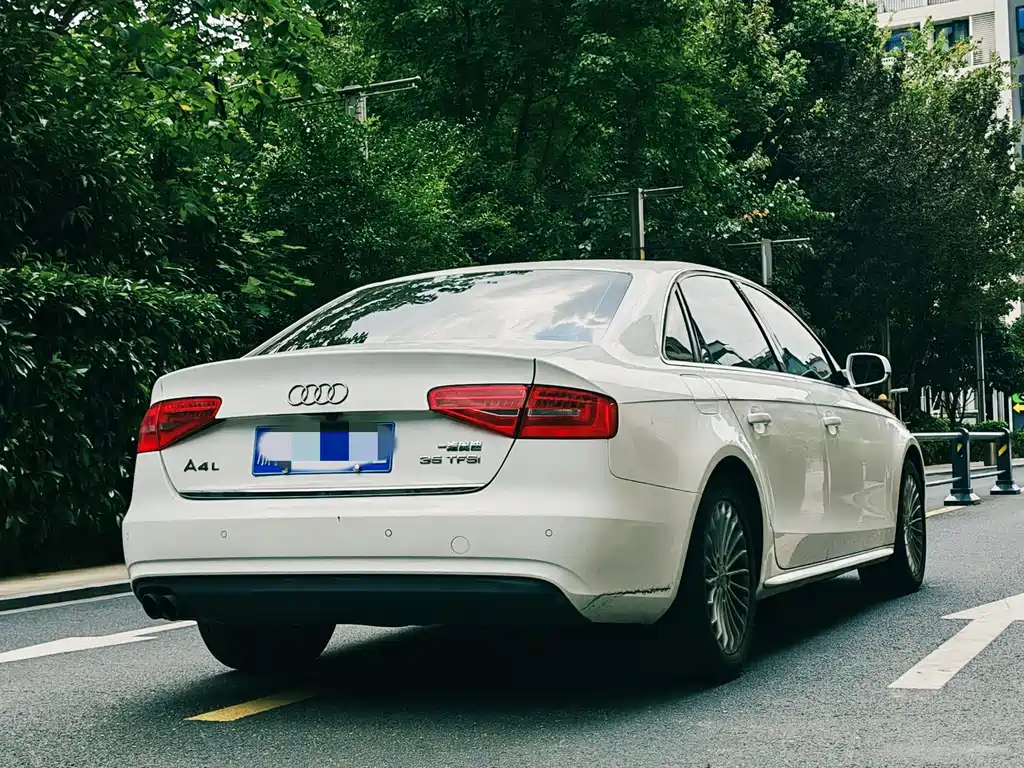Audi A4L 2015