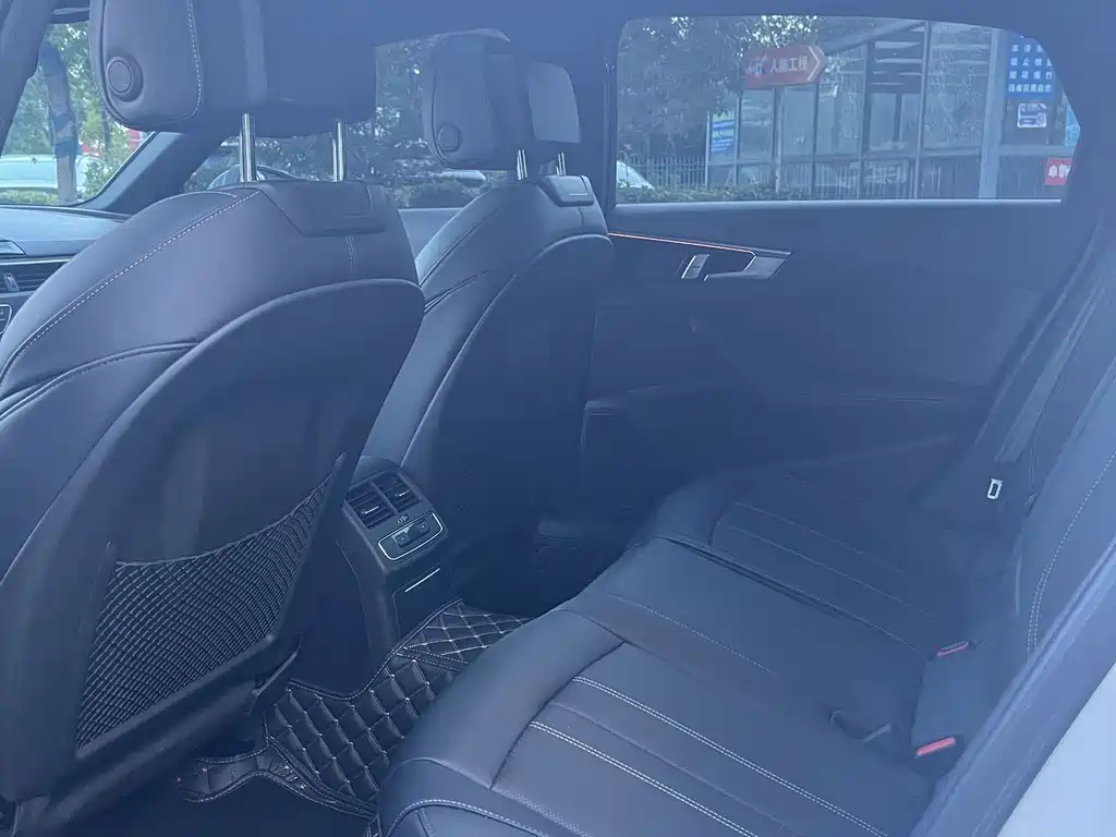 Audi A4L 2024