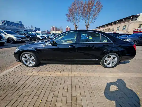 Mercedes-Benz S-Class 2012