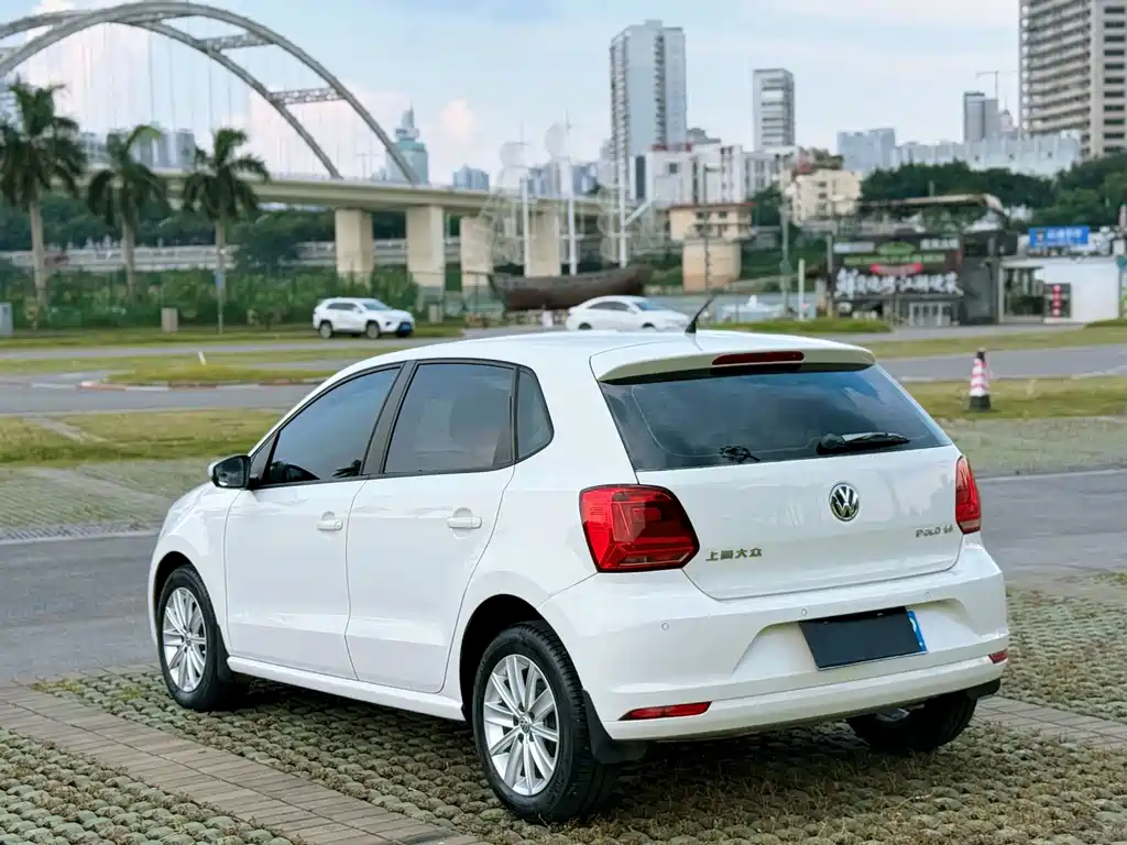 Volkswagen Polo 2015