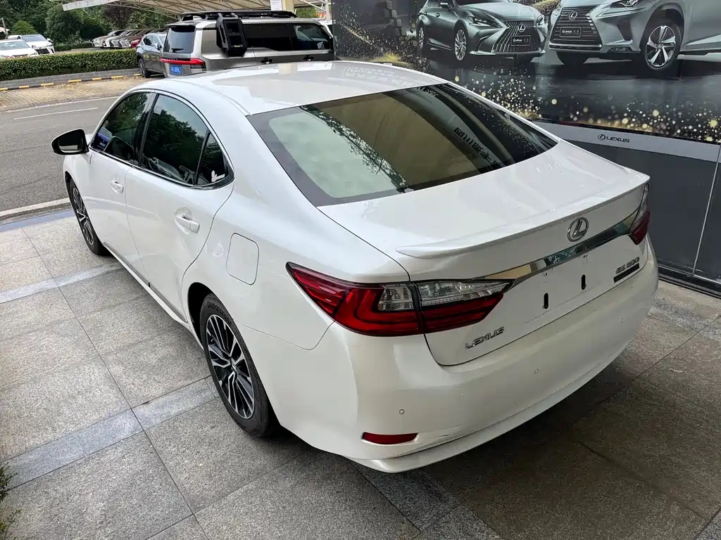 Lexus ES 2016 — фото 5