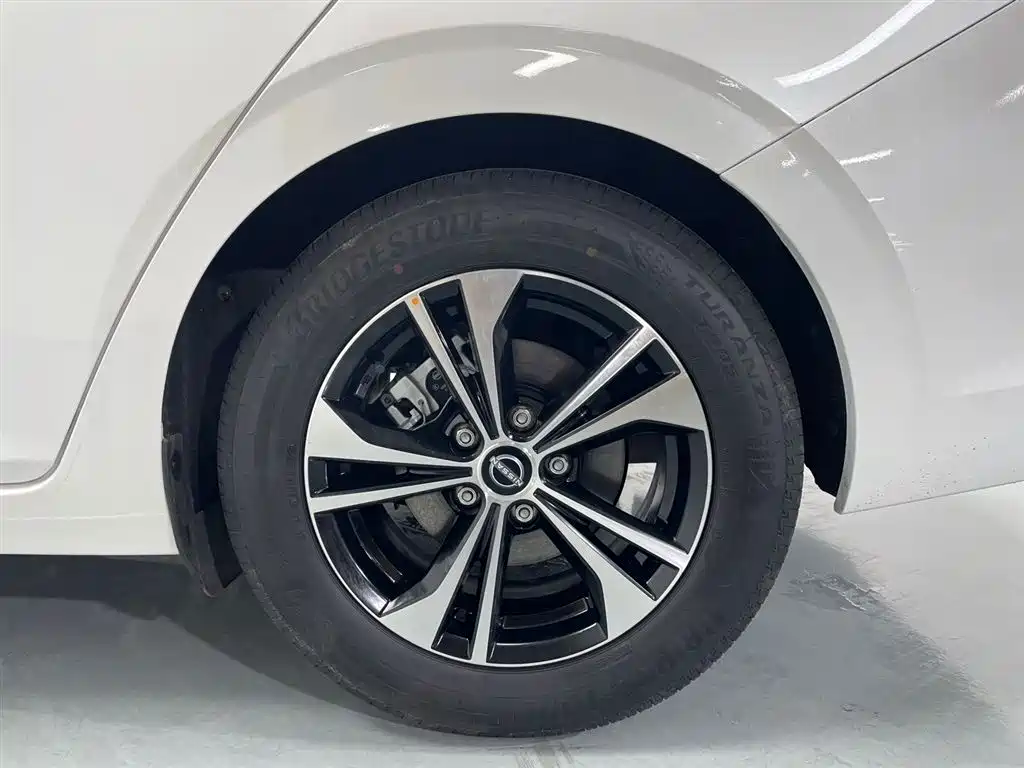 Nissan Sylphy 2025 — фото 19