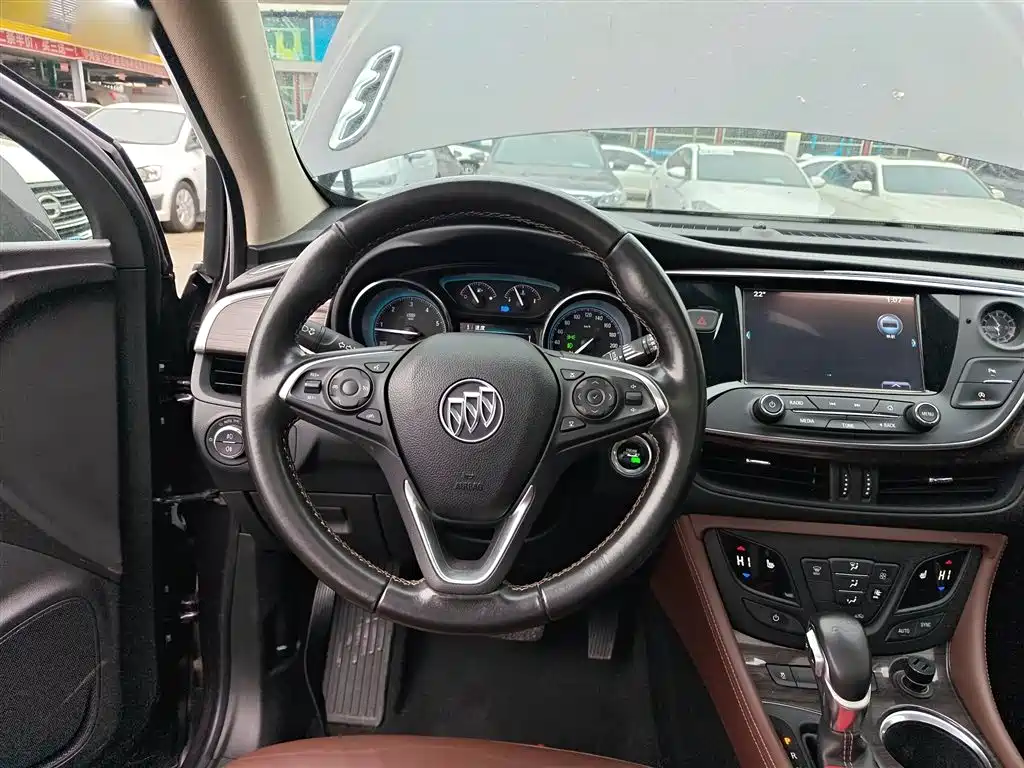 Buick Envision Plus 2017 — фото 11