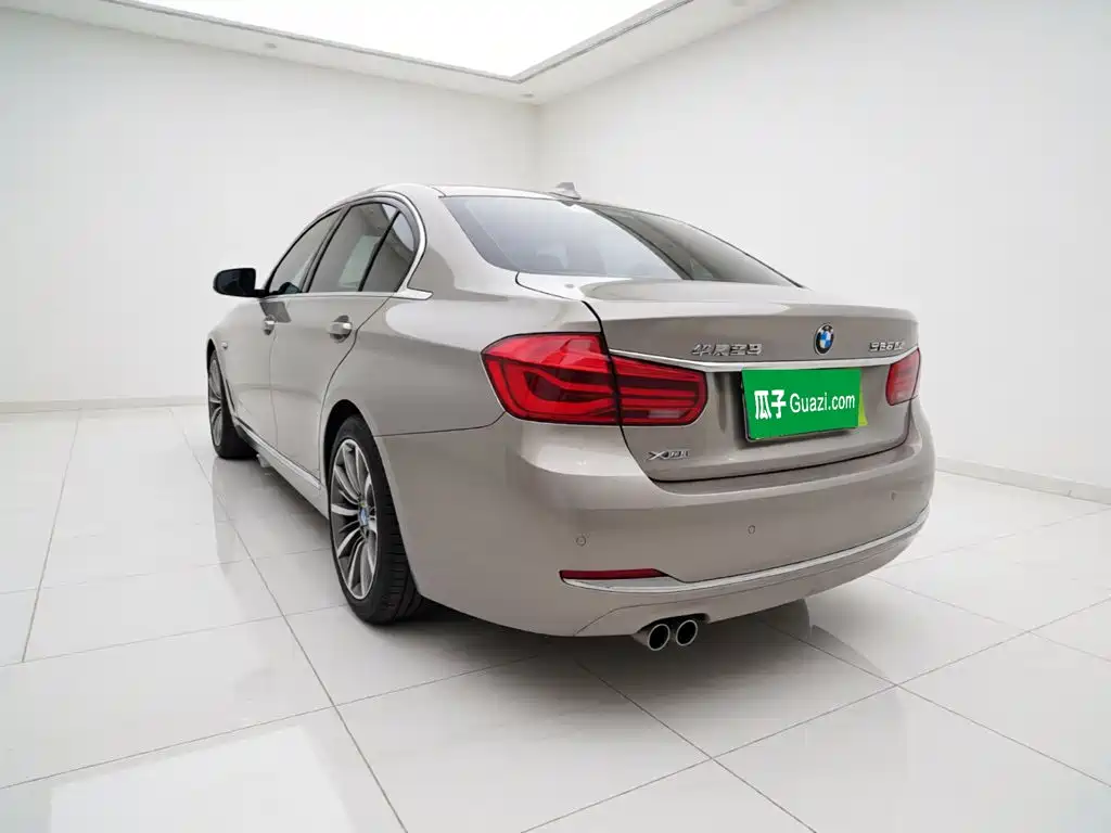 BMW 3 Series 2016 — фото 10