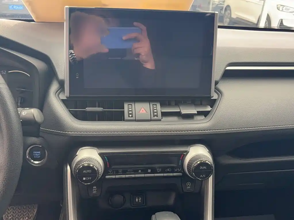 Toyota RAV4 2021