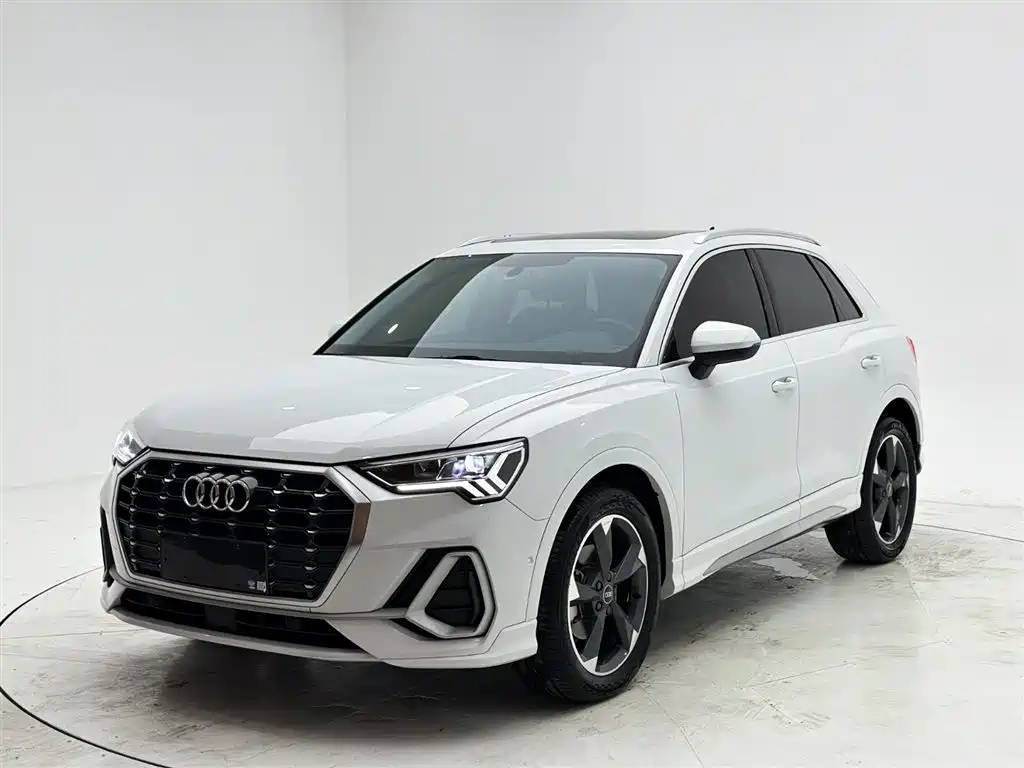 Audi Q3 2023 — фото 1