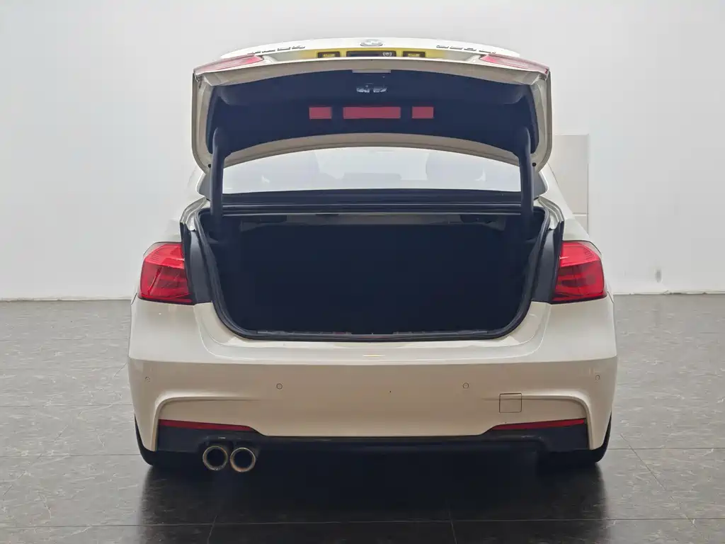 BMW 3 Series 2019 — фото 12
