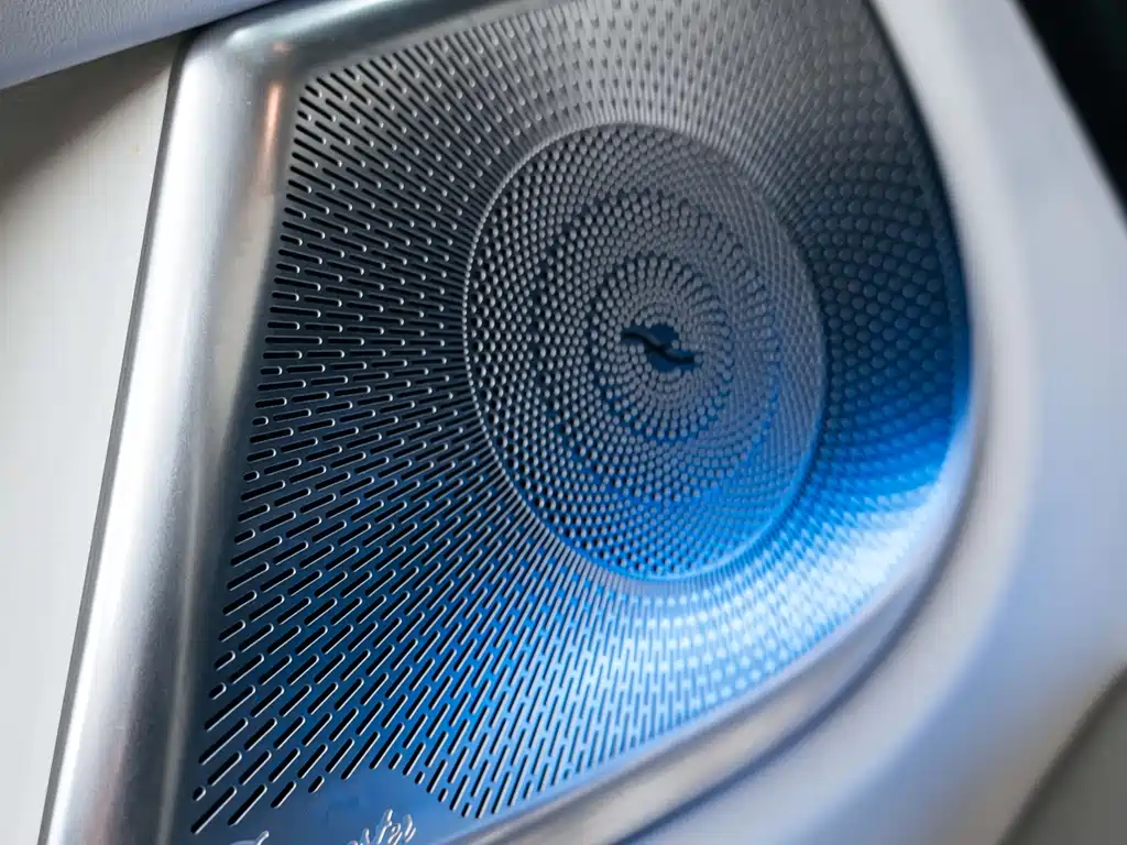 Mercedes-Benz V-Class 2020 — фото 24